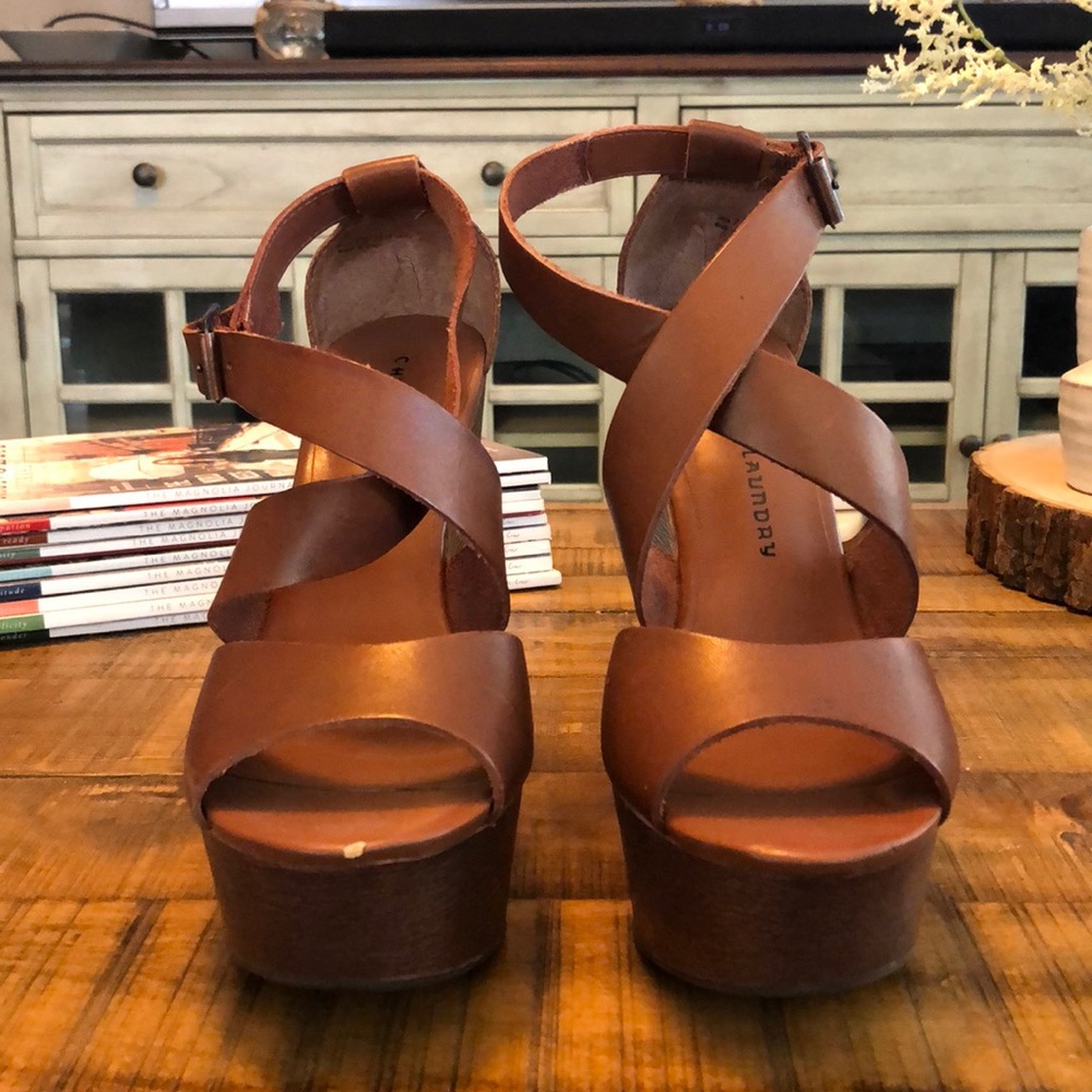 Brown wedge heals